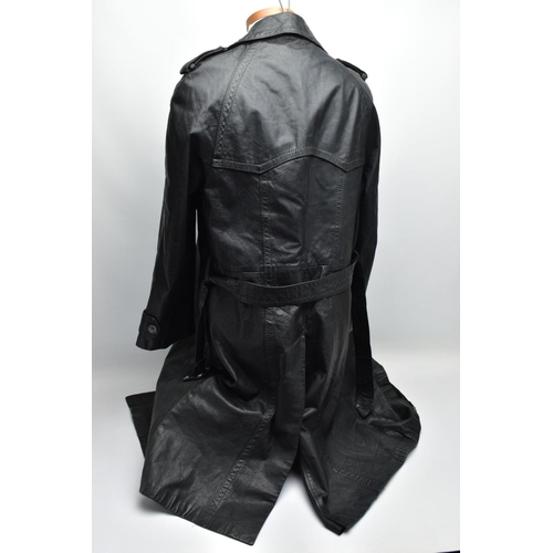 470A - A VINTAGE MENS PIERRE CARDIN LEATHER COAT,  size 40 chest, approximate length 45 inches /  115cm, go... 