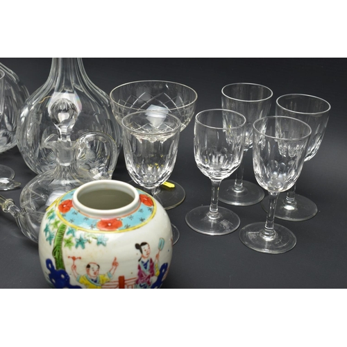 475A - A SMALL QUANTITY OF CERAMICS AND GLASS, comprising a pair of globe and shaft decanters (one chipped)... 