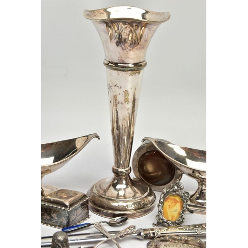 91 - A BOX OF ASSORTED SILVER AND WHITE METAL ITEMS, to include a set of silver salts, hallmarked 'Thomas... 