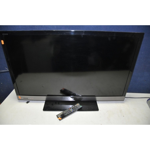 1260 - A SONY KDL-40EX523 40in smart tv with remote (PAT pass and working)