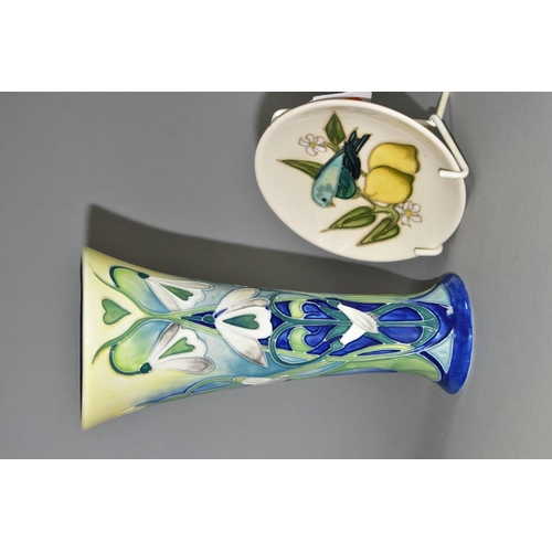 444 - A MOORCROFT LEMON TREE PIN DISH AND AN OLD TUPTON WARE SNOWDROP VASE, the Moorcroft pin dish featuri... 