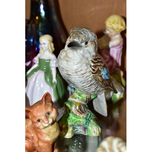 455 - A SMALL GROUP OF FIGURINES, ANIMAL AND BIRD FIGURES, comprising a Carlton Ware Guinness zookeeper fi... 