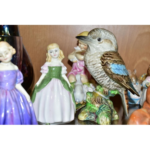 455 - A SMALL GROUP OF FIGURINES, ANIMAL AND BIRD FIGURES, comprising a Carlton Ware Guinness zookeeper fi... 