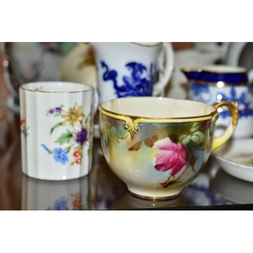 474 - A GROUP OF ASSORTED CERAMICS, MOSTLY 20TH CENTURY, including a Royal Worcester James Hadley shape cu... 