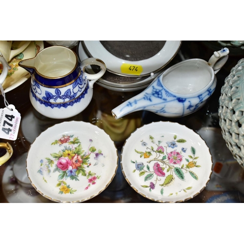 474 - A GROUP OF ASSORTED CERAMICS, MOSTLY 20TH CENTURY, including a Royal Worcester James Hadley shape cu... 