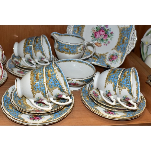 488 - A FOLEY 'BROADWAY' PATTERN THIRTY SIX PIECE TEA AND COFFEE SET AND A FOLEY 'MONTROSE' TWENTY ONE PIE... 