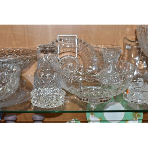 510 - A GROUP OF CUT CRYSTAL AND OTHER GLASSWARES, twenty pieces to include a large Stuart Crystal pedesta... 