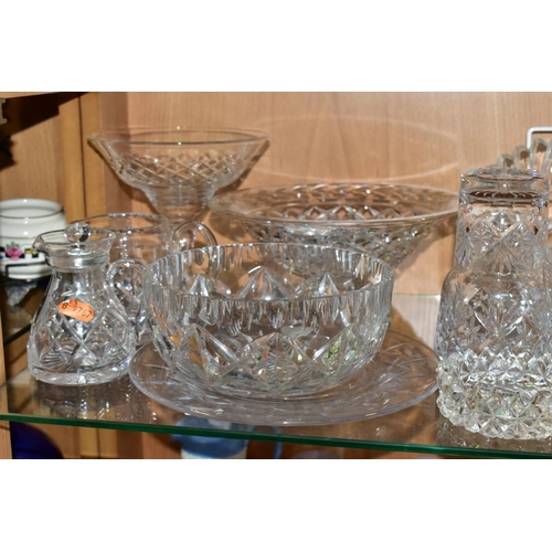 510 - A GROUP OF CUT CRYSTAL AND OTHER GLASSWARES, twenty pieces to include a large Stuart Crystal pedesta... 