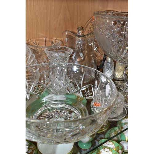 510 - A GROUP OF CUT CRYSTAL AND OTHER GLASSWARES, twenty pieces to include a large Stuart Crystal pedesta... 