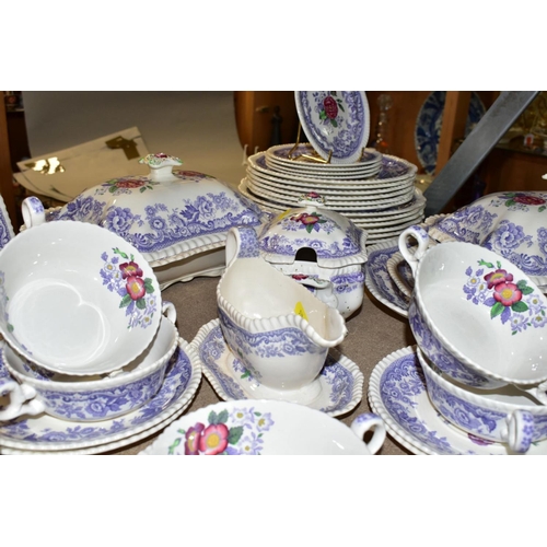 539 - A THIRTY FIVE PIECE COPELAND SPODE 'SPODE'S MAYFLOWER' DINNER SERVICE, comprising two meat plates, t... 