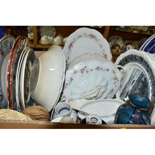 556 - THREE BOXES AND LOOSE CERAMICS, to include Crown Devon blush ivory pieces including a Spring pattern... 