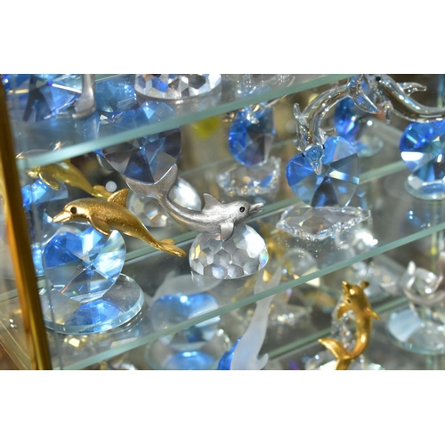 564 - A GROUP OF DECORATIVE GLASSWARES AND DISPLAY CABINET, to include a Brooks & Bentley 'The Crystal Hea... 