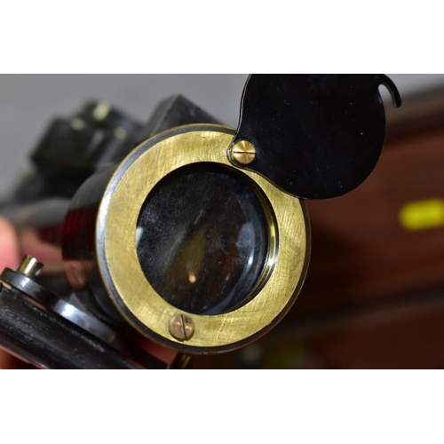 664 - A STANLEY SURVEYORS DUMPY LEVEL IN A FITTED MAHOGANY BOX, the level comes with the tripod mounting d... 