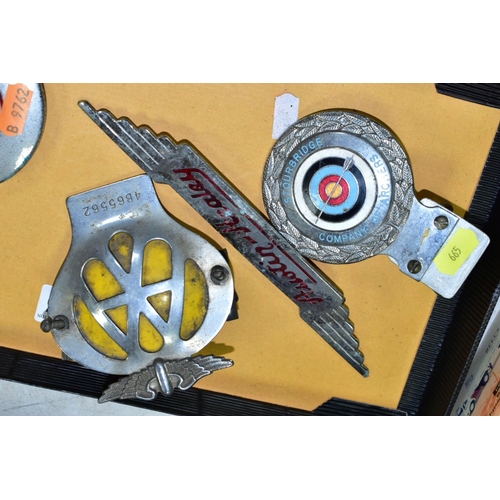 665 - VINTAGE MOTORING ACCESSORIES, comprising an Austin Healey chrome and enamel car badge, chrome AA bad... 