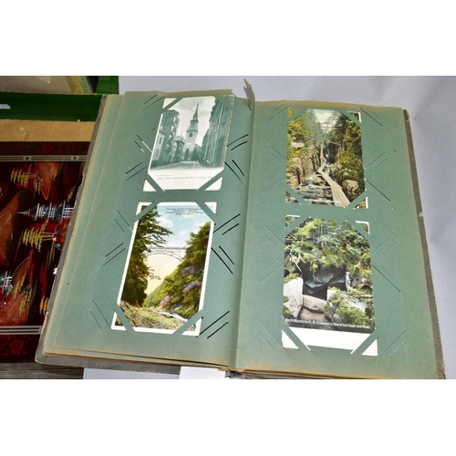 699 - A POSTCARD ALBUM CONTAINING CARDS CIRCA FIRST QUARTER 20TH CENTURY, to include American topographica... 