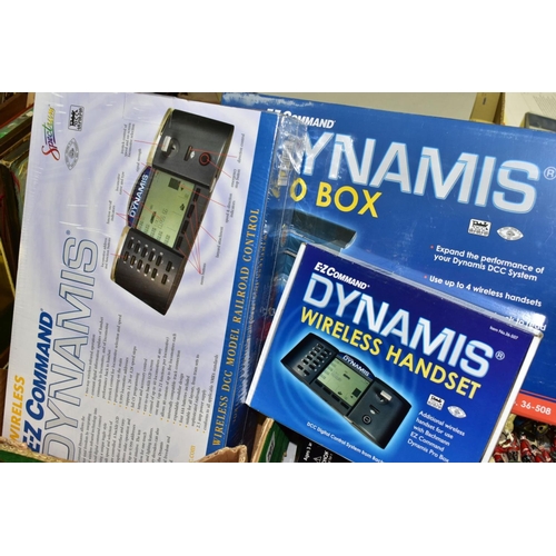 701 - A BOXED BACHMANN SPECTRUM WIRELESS E-Z COMMAND DYNAMIS DCC CONTROLLER, No.36505, still factory seale... 