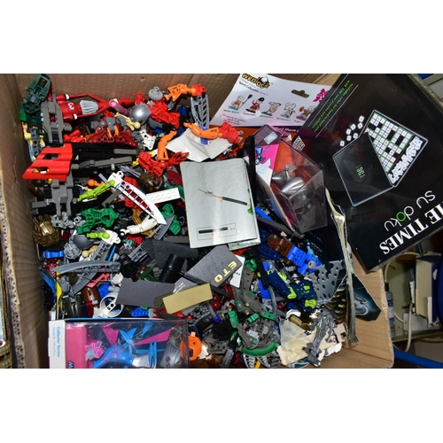 726 - A LARGE BOX OF LOOSE LEGO BIONICLE, 2012 OLYMPICS COLLECTABLE TOYS AND LOOSE MECCANO PIECES, some Bi... 