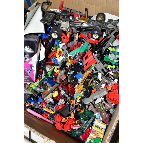 726 - A LARGE BOX OF LOOSE LEGO BIONICLE, 2012 OLYMPICS COLLECTABLE TOYS AND LOOSE MECCANO PIECES, some Bi... 