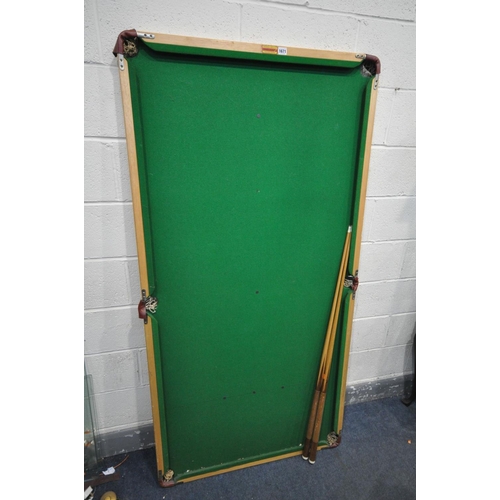 1671 - A GUINNESS BROS. LTD. SNOOKER SPECIALISTS, table top snooker table, length 185 x width 94cm, along w... 