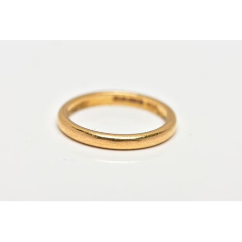 43 - A 22CT GOLD BAND RING, a yellow gold D shaped band ring, approximate width 2.5mm, hallmarked 22ct Bi... 