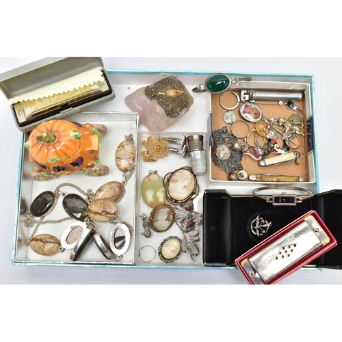 76 - AN ASSORTMENT OF SILVER, COSTUME JEWELLERY AND FURTHER ITEMS, to include a silver paste thistle pend... 