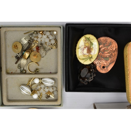 80 - A BOX OF ASSORTED ITEMS, to include imitation pearl necklaces, yellow metal costume chains, pendants... 