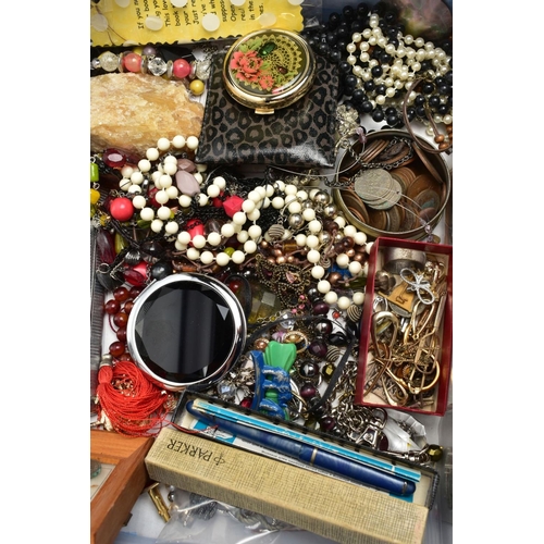 82 - A SELECTION OF COSTUME JEWELLERY AND NOVELTY ITEMS, to include a cased Vintage Parker fountain pen, ... 