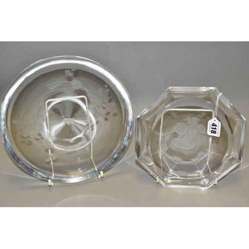 418 - AN ART DECO STYLE OCTAGONAL CLEAR GLASS DISH IN THE MANNER OF ORREFORS, intaglio etched with a seate... 