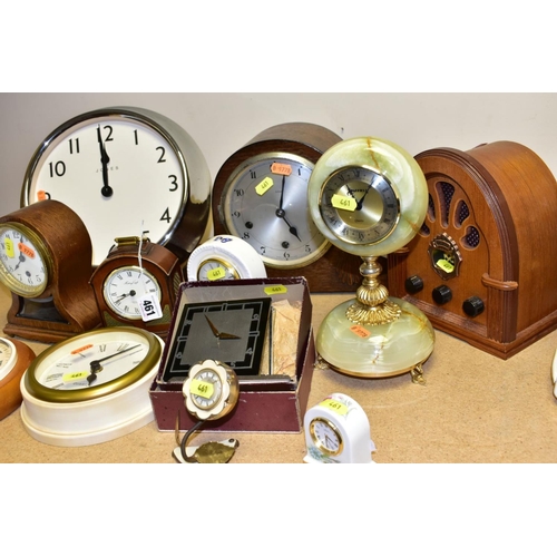 461 - A QUANTITY OF CLOCKS, comprising a green onyx mantel clock height 25cm, an oak cased clock height 22... 