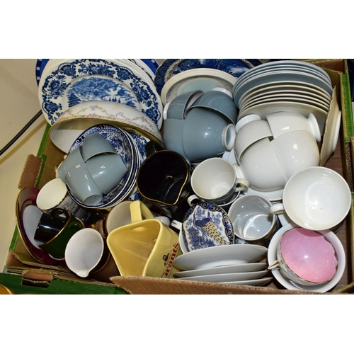 513 - FIVE BOXES OF CERAMICS AND GLASSWARES, to include four Royal Albert Violetta soup bowls and saucers,... 