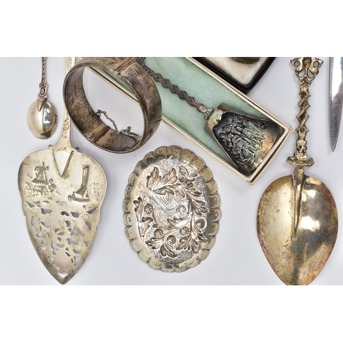 104 - A PARCEL OF 19TH AND 20TH CENTURY SILVER AND WHITE METAL, including an Edwardian tea infuser with de... 