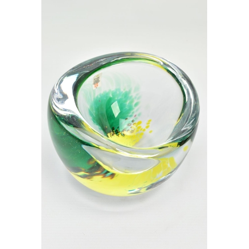 147 - PER LUTKIN (1916-1998) FOR HOLMEGAARD, A GRAAL GLASS BOWL, yellow and green cased in clear glass, in... 