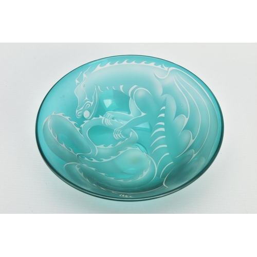 153 - JULIA LINSTEAD (BRITISH CONTEMPORARY) A GREEN OVERLAY GLASS BOWL WITH DRAGON DECORATION, signed to t... 