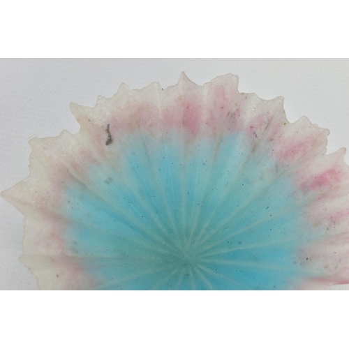 163 - TESSA CLEGG (BRITISH 1946) A PATE DE VERRE GLASS BOWL, of fluted design in a pink and blue colourway... 