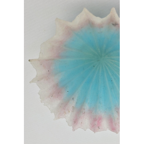 163 - TESSA CLEGG (BRITISH 1946) A PATE DE VERRE GLASS BOWL, of fluted design in a pink and blue colourway... 