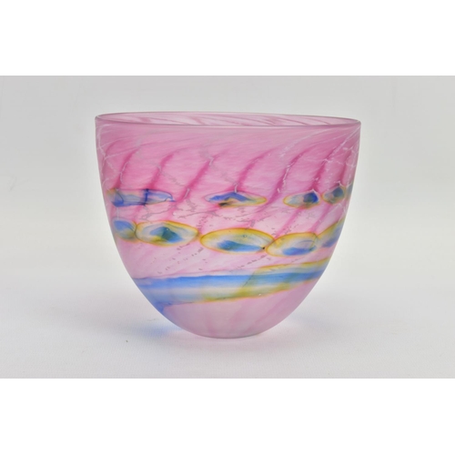 164 - MARTIN ANDREWS (BRITISH CONTEMPORY), A STUDIO GLASS BOWL, with a spiral band of green and yellow ove... 