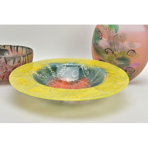 169 - THREE PIECES OF LATE 20TH CENTURY BRITISH STUDIO GLASS, comprising a Rebecca Newnham bowl with a sgr... 