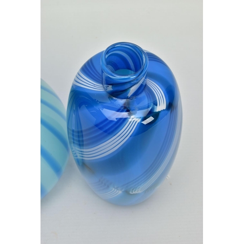 187 - TWO PIECES OF LATE 20TH CENTURY STUDIO GLASS, comprising an Annette Meech blue striped gourd vase, s... 