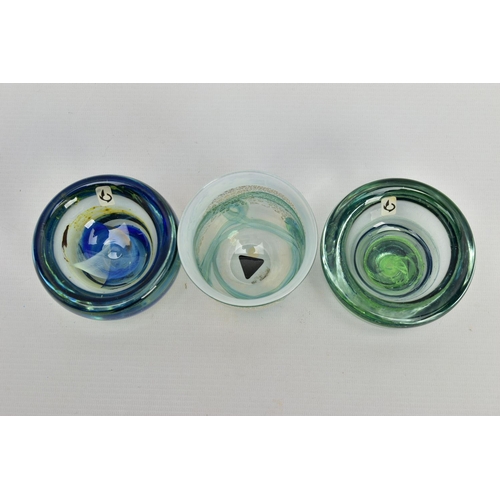 191 - THREE ISLE OF WIGHT STUDIO GLASS BOWLS, the two shorter bowls have impressed marks to the base and p... 