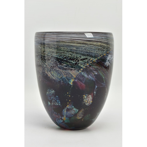 193 - ANTHONY STERN (1944-2022) A STUDIO GLASS VASE HAVING AN ABSTRACT PATTERN, signed to the base, approx... 