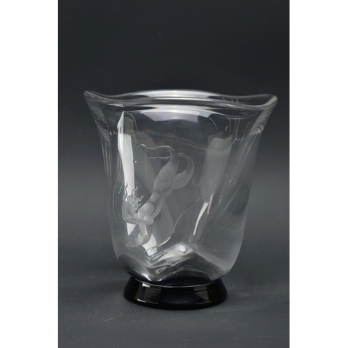 208 - SIMON GATE (1883-1945) FOR ORREFORS, A WRYTHERN FORM VASE WITH CLEAR GLASS BODY AND BLACK FOOT RIM, ... 