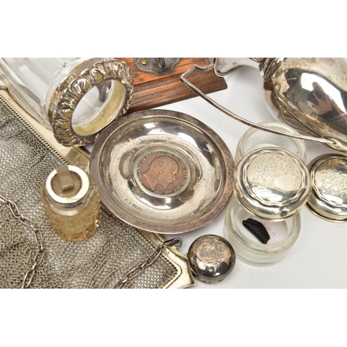 46 - A GROUP LOT OF SILVER, including a silver chain mail purse, curb link chain handle, kissing clasp, b... 