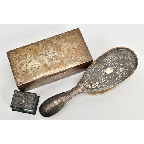 68 - AN EARLY 20TH CENTURY CHINESE SILVER HAIR BRUSH, A GEORGE V RECTANGULAR SILVER CIGARETTE CASE AND A ... 