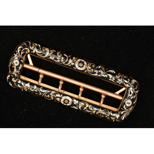 7 - AN EARLY 19TH CENTURY FRENCH GOLD ENAMELLED BELT BUCKLE, a rectangular slim buckle detailed with flo... 