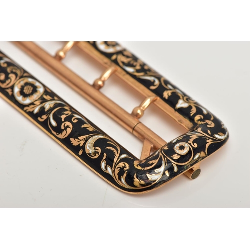 7 - AN EARLY 19TH CENTURY FRENCH GOLD ENAMELLED BELT BUCKLE, a rectangular slim buckle detailed with flo... 