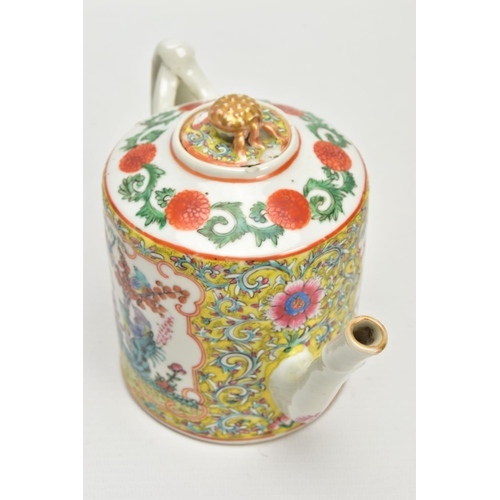 223 - A CHINESE EXPORT PORCELAIN CYLINDRICAL TEA POT AND COVER, the polychrome enamelled cover with moulde... 