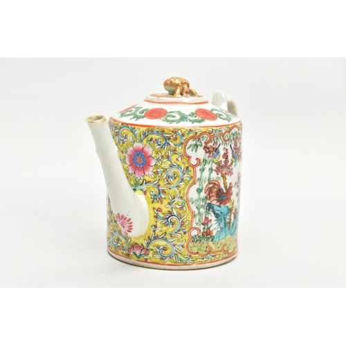 223 - A CHINESE EXPORT PORCELAIN CYLINDRICAL TEA POT AND COVER, the polychrome enamelled cover with moulde... 