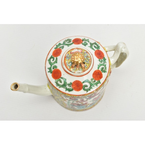 223 - A CHINESE EXPORT PORCELAIN CYLINDRICAL TEA POT AND COVER, the polychrome enamelled cover with moulde... 