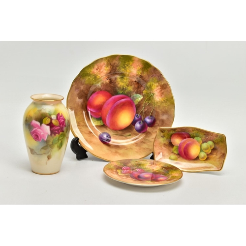 224 - THREE SMALL PIECES OF FRUIT STUDY PAINTED ROYAL WORCESTER AND A ROYAL WORCESTER VASE, comprising a t... 