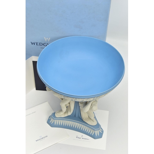 233 - A BOXED WEDGWOOD MASTERPIECE COLLECTION LIMITED EDITION PALE BLUE JASPERWARE MICHELANGELO BOWL, no.7... 